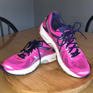 ASICS women’s sneakers size 9 pink blue